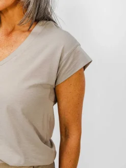 Women'S Ministry of Supply Taupe Women'S Composite Merino V-Neck Tee